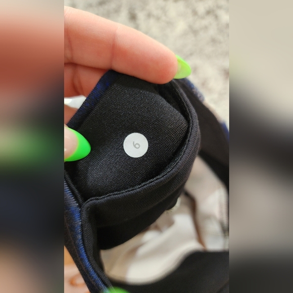 Lululemon leggings - size 6 - Picture 3 of 3